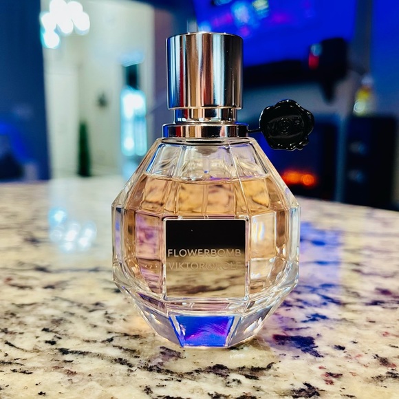 Viktor Rolf Flowerbomb - Picture 2 of 4